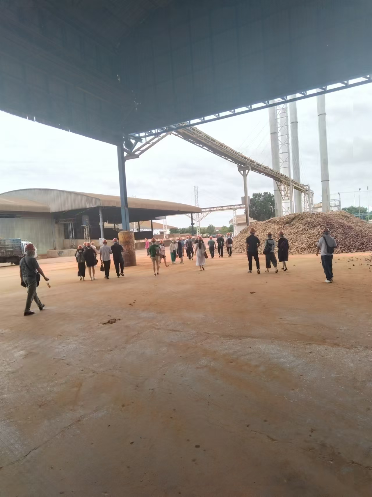 木薯产业考察团参观易恒淀粉有限公司淀粉厂